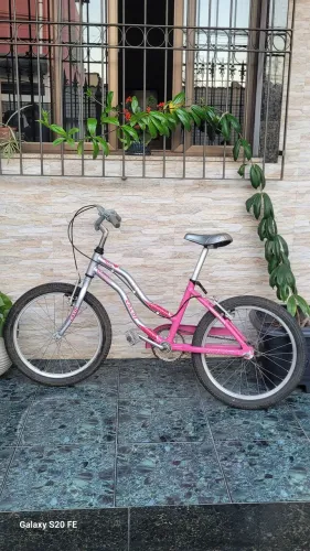 Bicicleta aro 20 de alumínio 