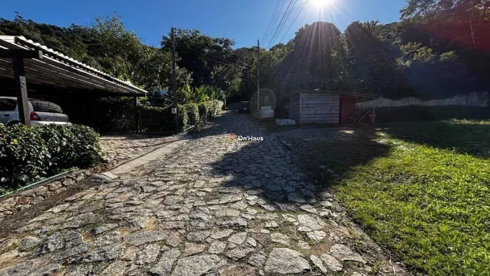 Terreno em Condomínio à Venda - 1017m² - Canto do Lagoa - Florianópolis/SC.
