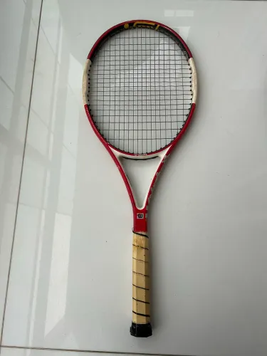 Raquete de tênis Wilson usada