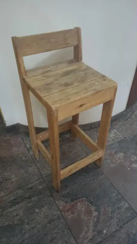 Banqueta alta Madeira