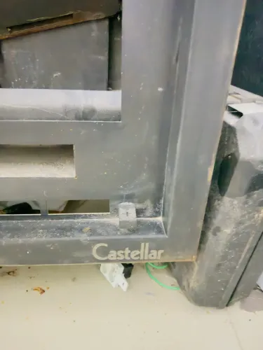 Lareira Castellar a Lenha com Porta de Vidro