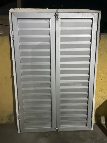 Janela de alumínio