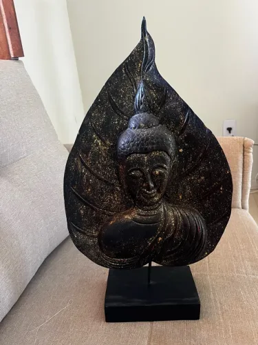Escultura de Buda em Madeira