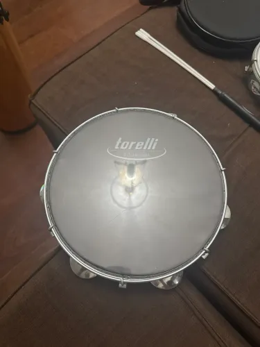 Pandeiro preto liso marca Torelli 6 chocalha 