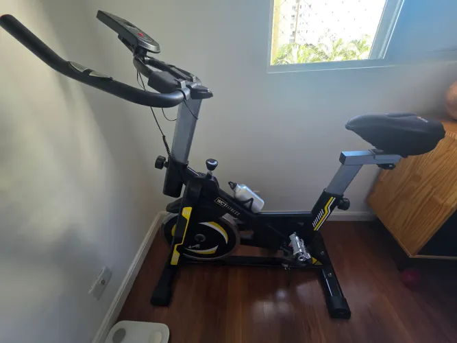 Bicicleta de Spinning WCT Novíssima. Apenas 43km rodados!
