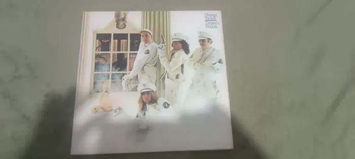 LP importado/ Cheap Trick/ Drean police