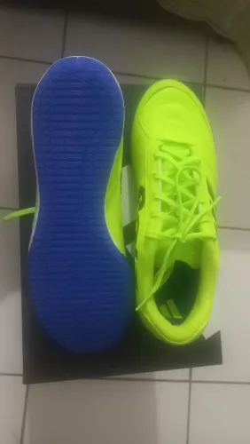 Tenis adidas sala