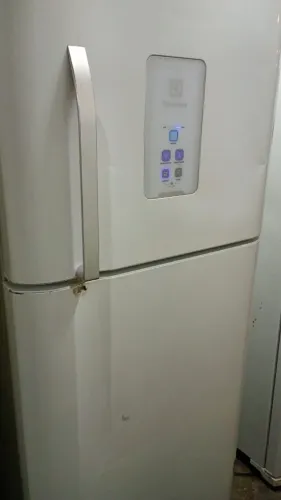 Vendo geladeira Eletrolux modelo TF51 Frosfree funcionando perfeitamente 