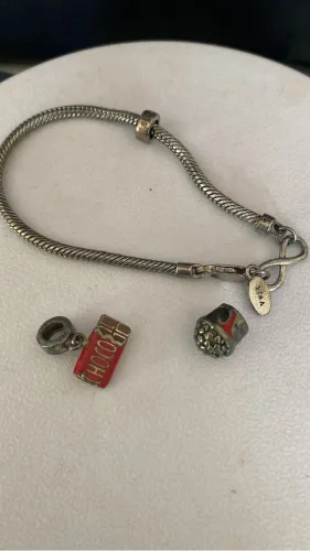 pulseira vivara com berloques