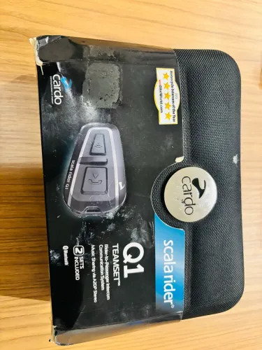 Vendo par de intercomunicador marca CARDO Modelo SCALA RIDER Q 1 acompanha 1 reserva