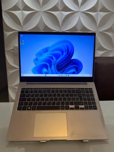 Samsung Book | Intel Core i5 10ª geração | 8 GB RAM | SSD NVMe 256 GB