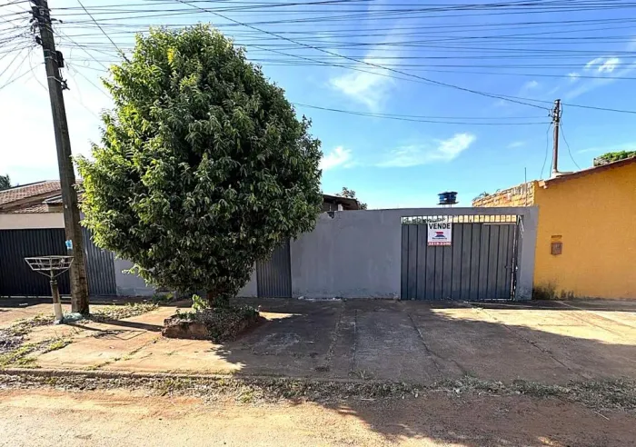 Vende-se casa no Setor Jardins das Oliveiras