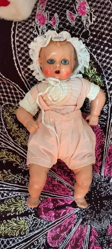 Boneca de massa antiga