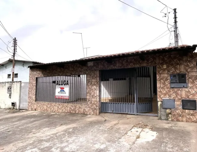 Aluga-se Casa no Setor Vila Redenção, 3 quartos