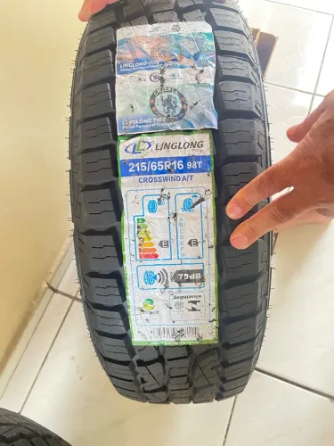 VENDO 2 PNEUS NOVOS 215/65R16 CROSSWIND A/T
