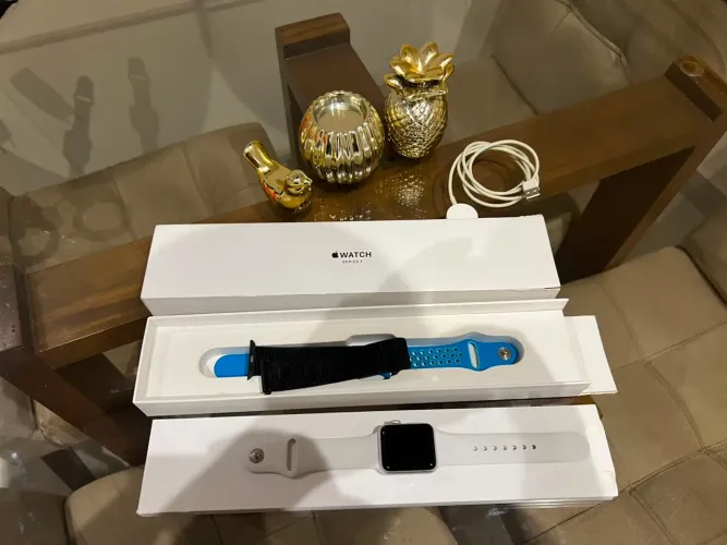 *Apple Watch Series 3 GPS 38mm | Caixa Original + Carregador + Pulseira Extra*
