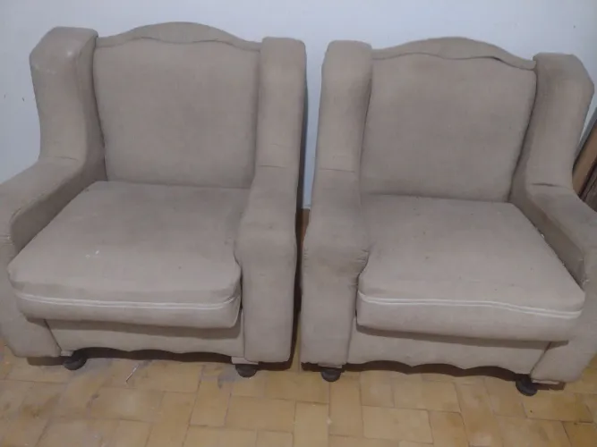 Vendo duas poltronas