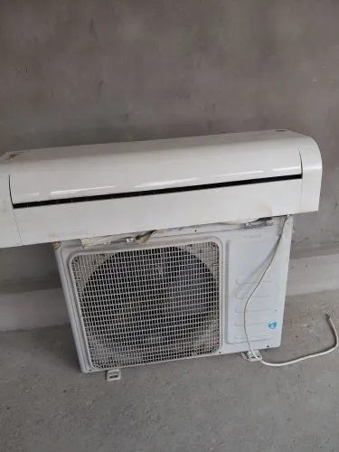 Vendo ar-condicionado elbrus 30.000BTUS semi novo