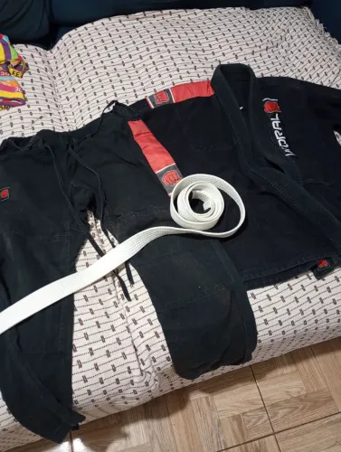 Kimono Jiu Jitsu reforçado pra sair hj aceito oferta 