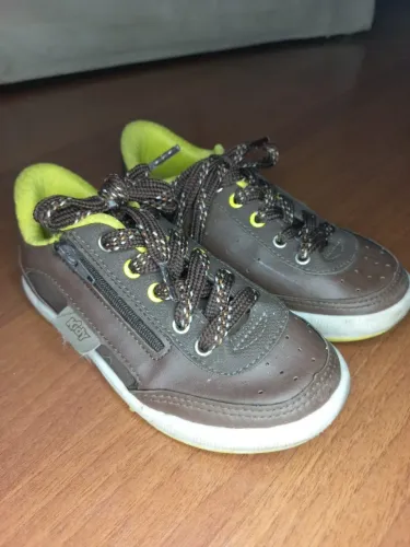 Tenis infantil Marrom 