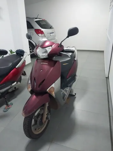 Honda Lead 2012 - Econômica e bem Conservada
