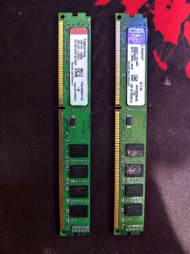 Memória ram 2x4gb 8gb ddr3 *usada funcionando perfeitamente