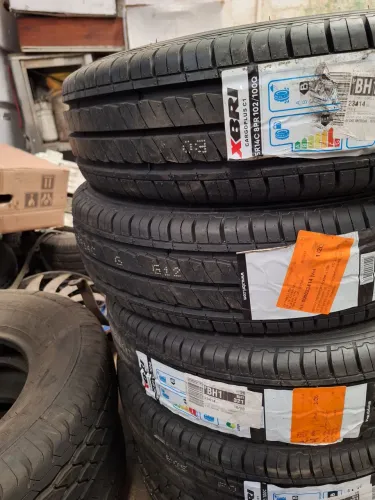 Pneus novos 185R14C Kombi só 395