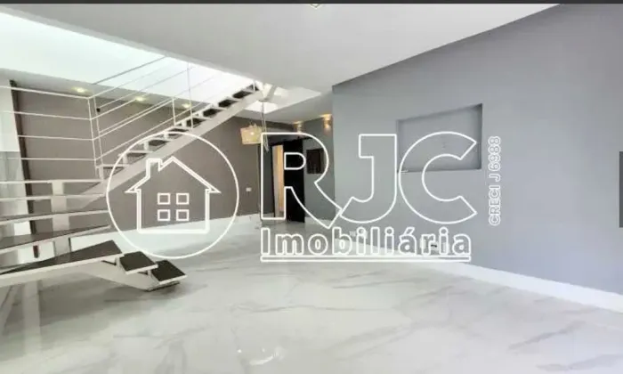 Rua Uruguai, Lindissima cobertura duplex, 3 quartos , sendo 2 suítes, terração