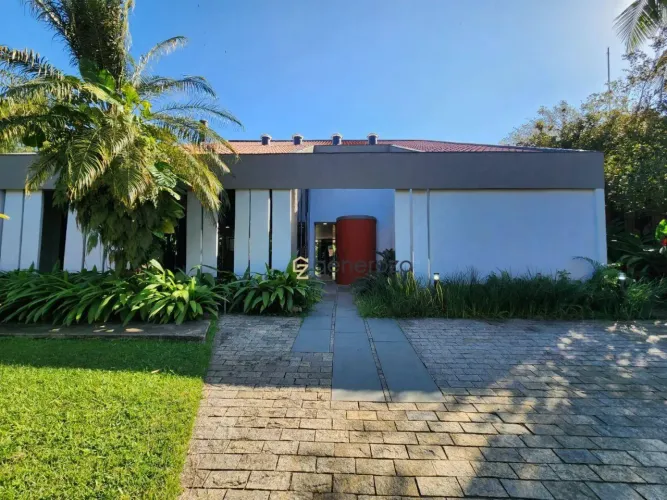 Casa a venda no condomínio Granville, 04 dormitórios, com lazer
