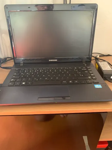Notebook Samsung processador i3 16 gb de memória Ssd de 480 formatado pronto para o uso