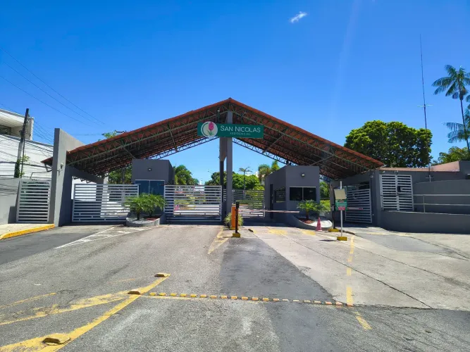 Vendo lote no San Nícolas, 450m2, plano.