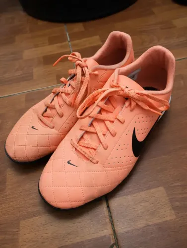VENDE-SE TÊNIS FUTSAL NIKE