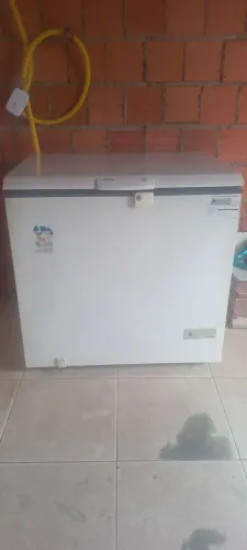 Vendo uma frizer consul seminova 309 litros