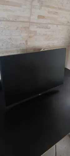 Monitor e suporte articulado 
