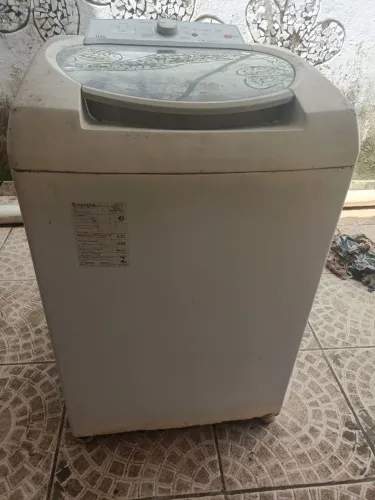 Vendo uma máquina Brastemp 11 kg bem conservada funcionando perfeitamente