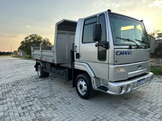 Ford cargo 816 caçamba