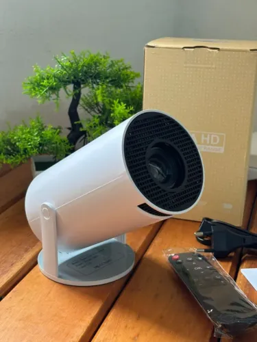 Projetor Wifi Resolução ate 4k- Novo