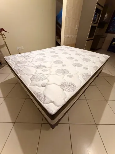 Cama de casal com box