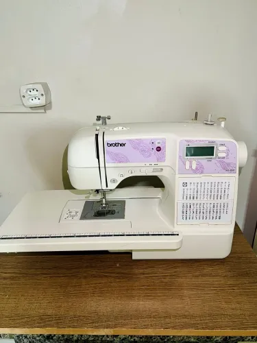 Máquina de costura brother SQ9000
