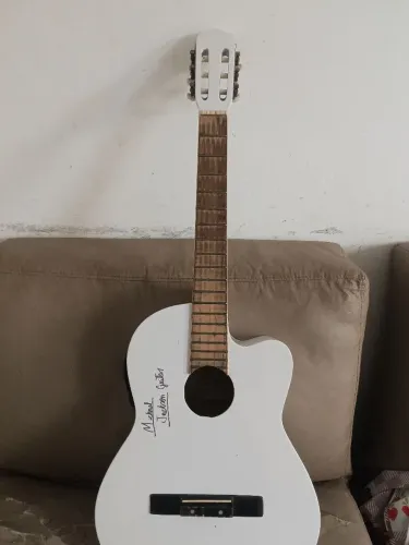Violão sem corda