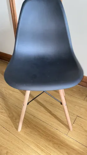 Cadeira EAMES EIFFEL
