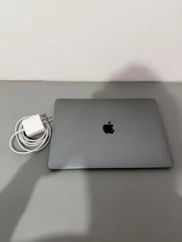 MacBook Pro i7