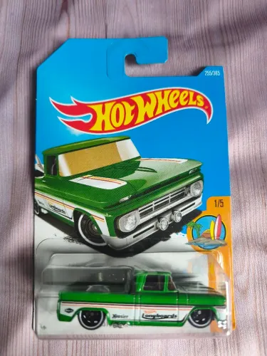 Hot Wheels Chevy 62" Verde