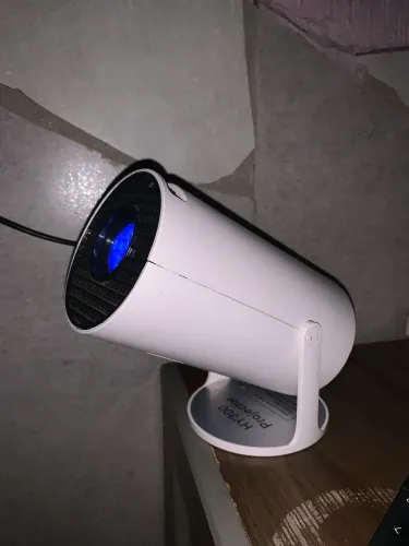 PROJETOR HY300 com defeito