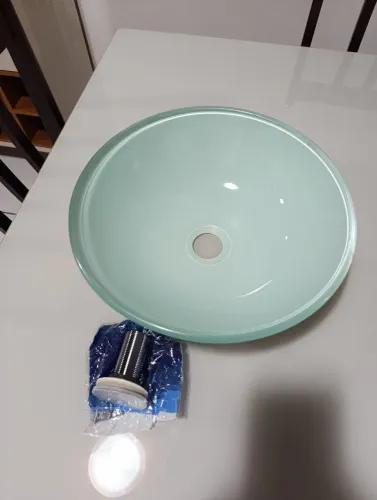 Cuba em vidro, branca com válvula click, 30 cm de diâmetro. Produto novo.