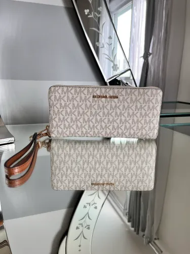 Carteira Michael Kors Jet Ser logo média original nunca usada
