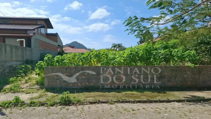 Imóvel para venda possui 406 metros quadrados em Pântano do Sul - Florianópolis - SC