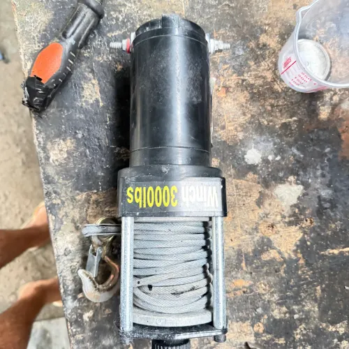 Guincho Elétrico 3000 lbs 12V - 1360kg - Winch com Controle Remoto