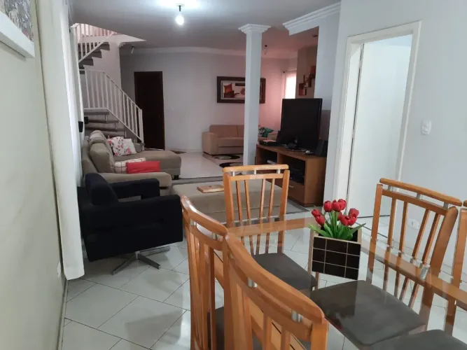CASA EM CONDOMÍNIO  FECHADO A VENDA EM COTIA 4 QUARTOS  - GARAGEM COBERTA PARA 2 CARROS