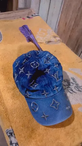 Vende-se chapéu da Louis vuitton 3 vezes de de usor